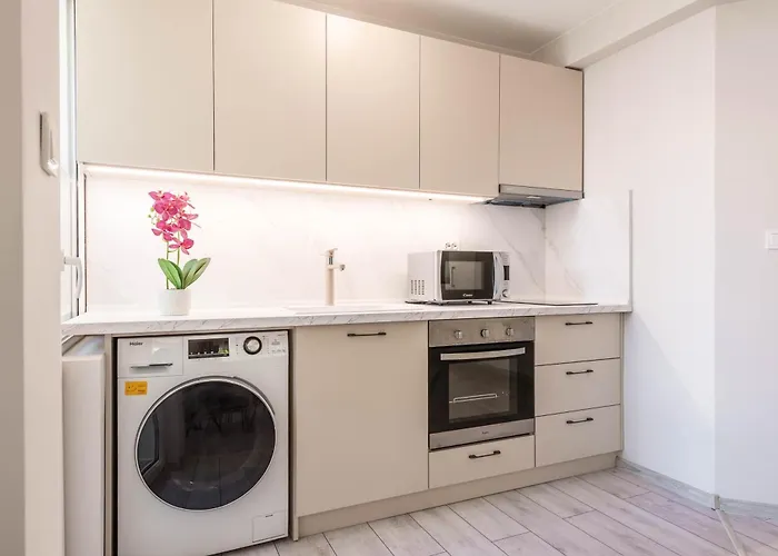 Varna Central Apartment & Studio
