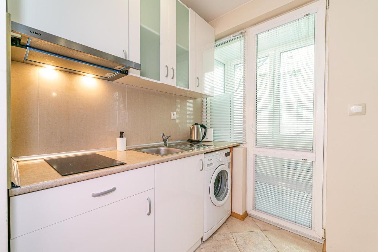 Apartment & *