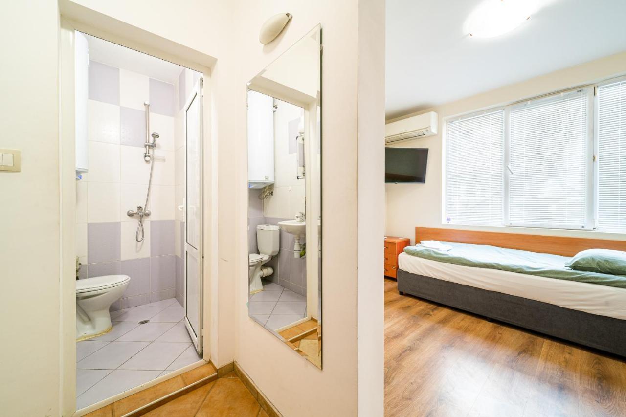Apartment & *