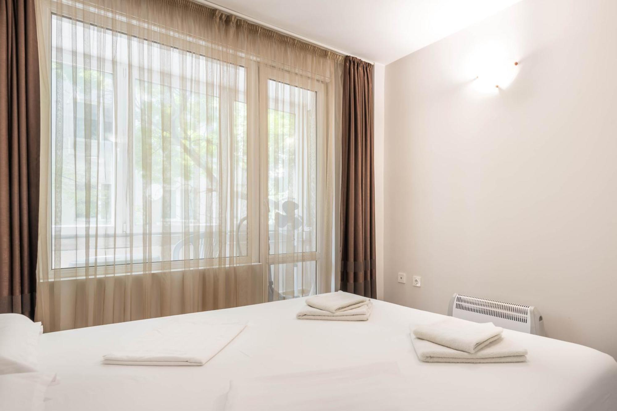 Apartment & Varna